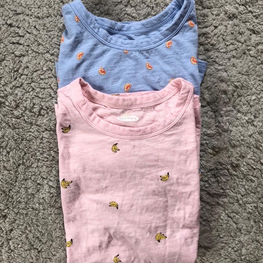 2 Old Navy t-shirts